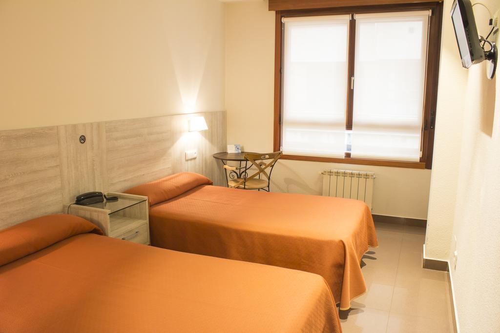 Hotel Playa Poniente Хихон Экстерьер фото