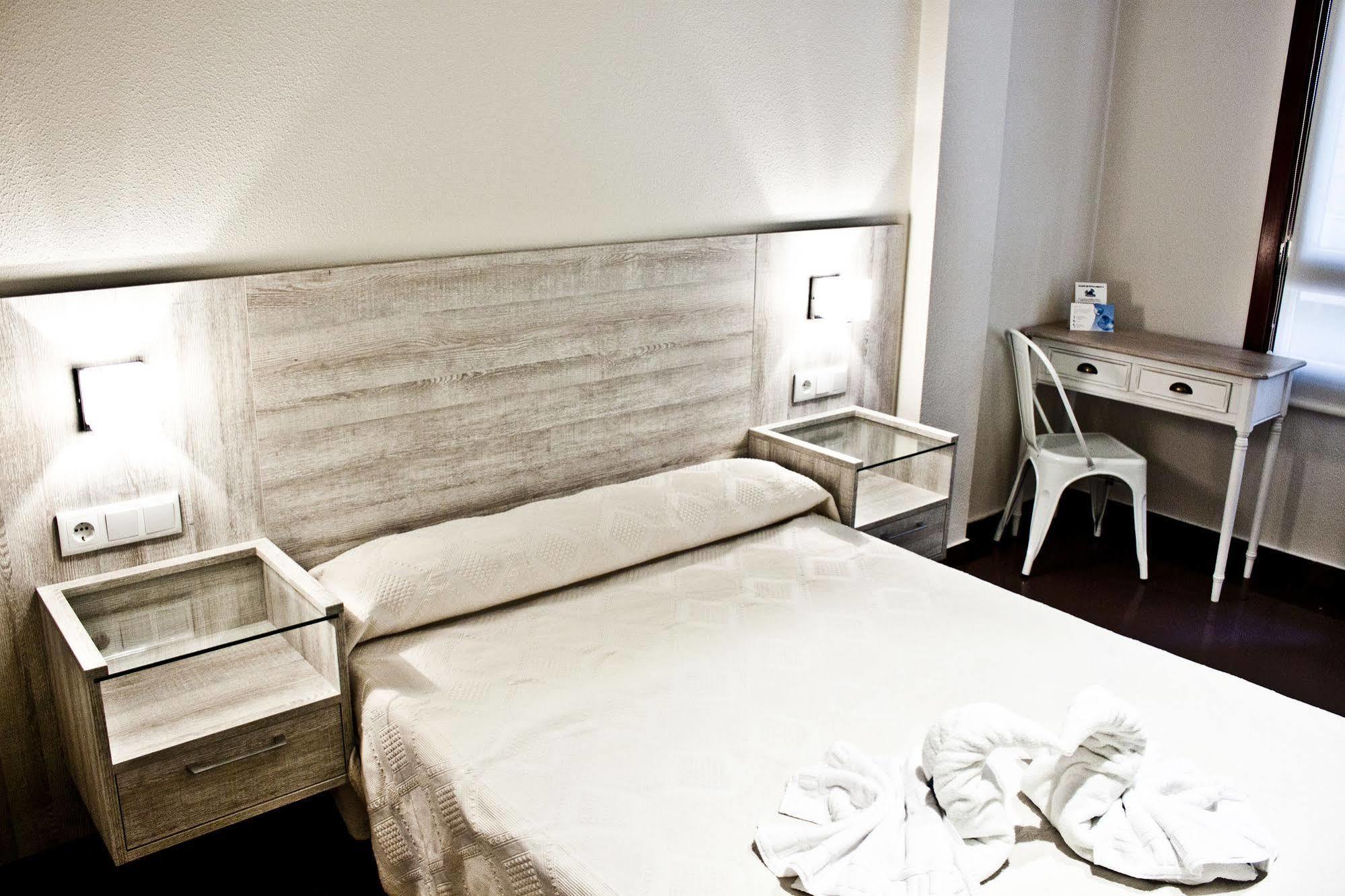 Hotel Playa Poniente Хихон Экстерьер фото